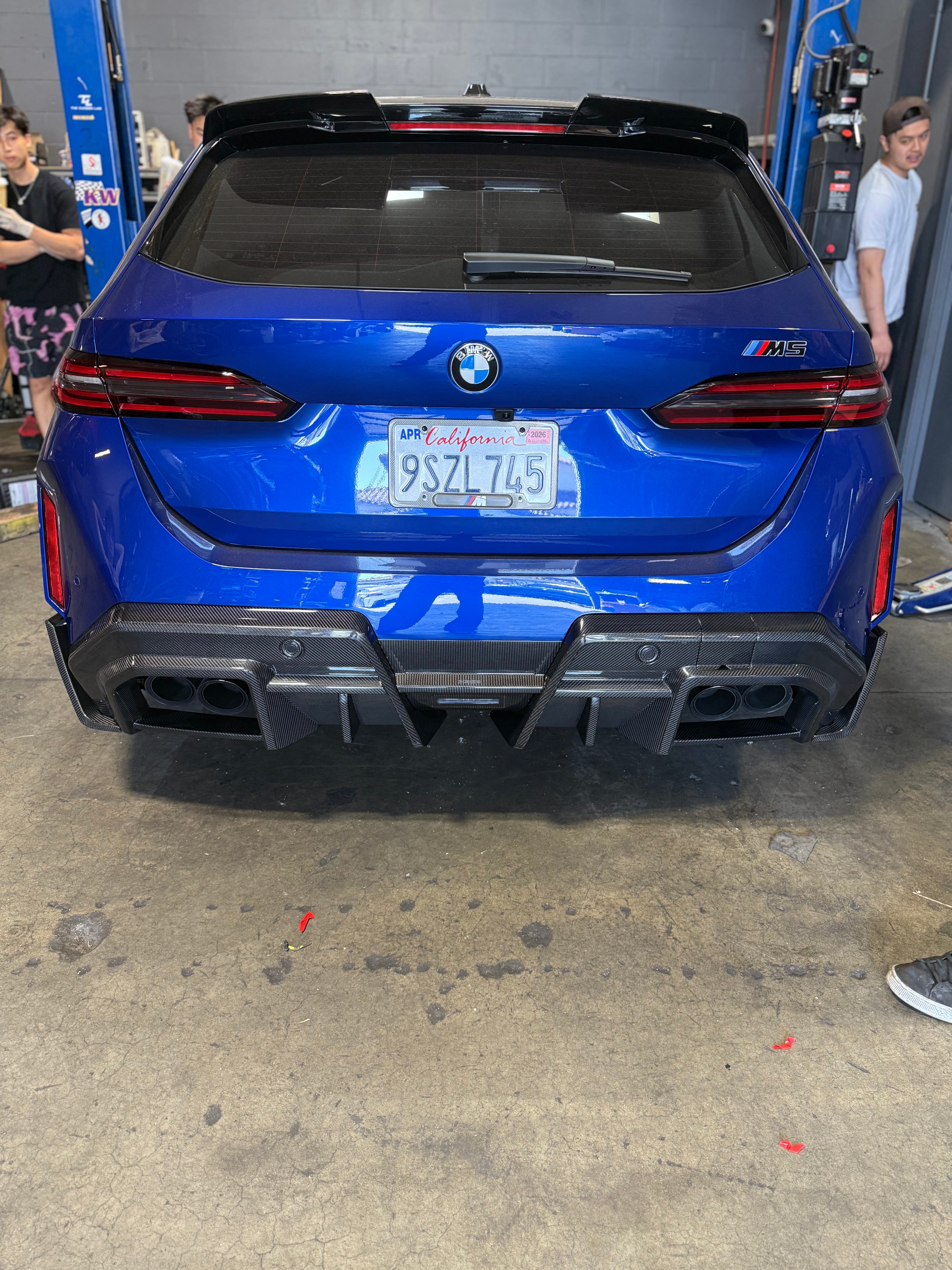 BMW G90 M5 Carbon Fiber AP Rear Diffuser