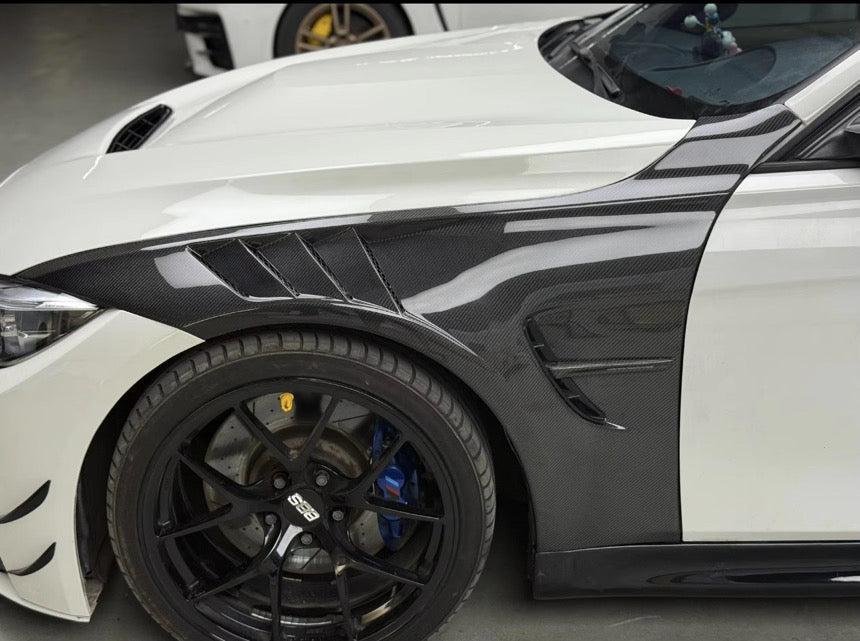 パーツ  F80 F82 BMW F80 M3/F82/F83 M4 Carbon Fiber Vented Fenders | Eurobahndynamics