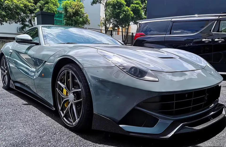 Ferrari F12 Carbon Fiber Artisan Front Lip