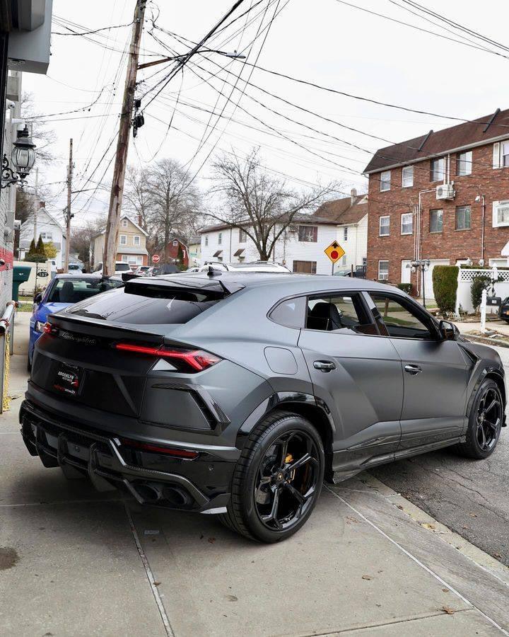 Lamborghini Urus Carbon Fiber Aero Kit