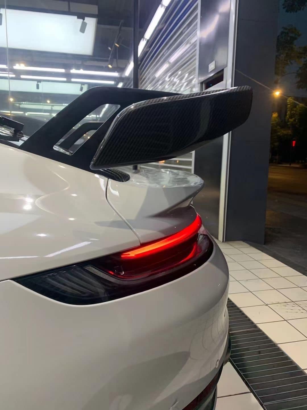 Porsche 911/992 Carbon Fiber GT3 Style Carbon Fiber Wing & Base