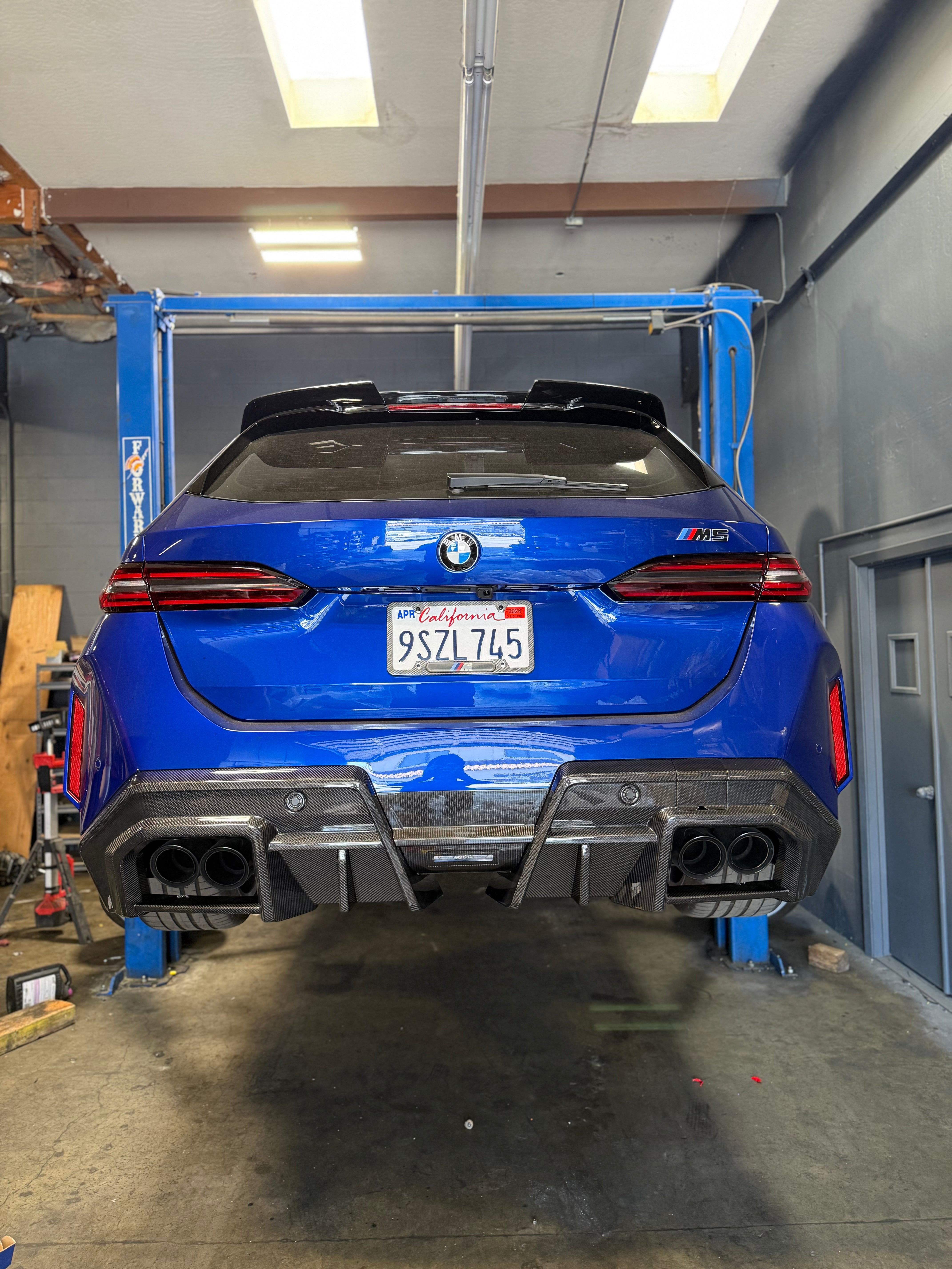 BMW G90 M5 Carbon Fiber AP Rear Diffuser