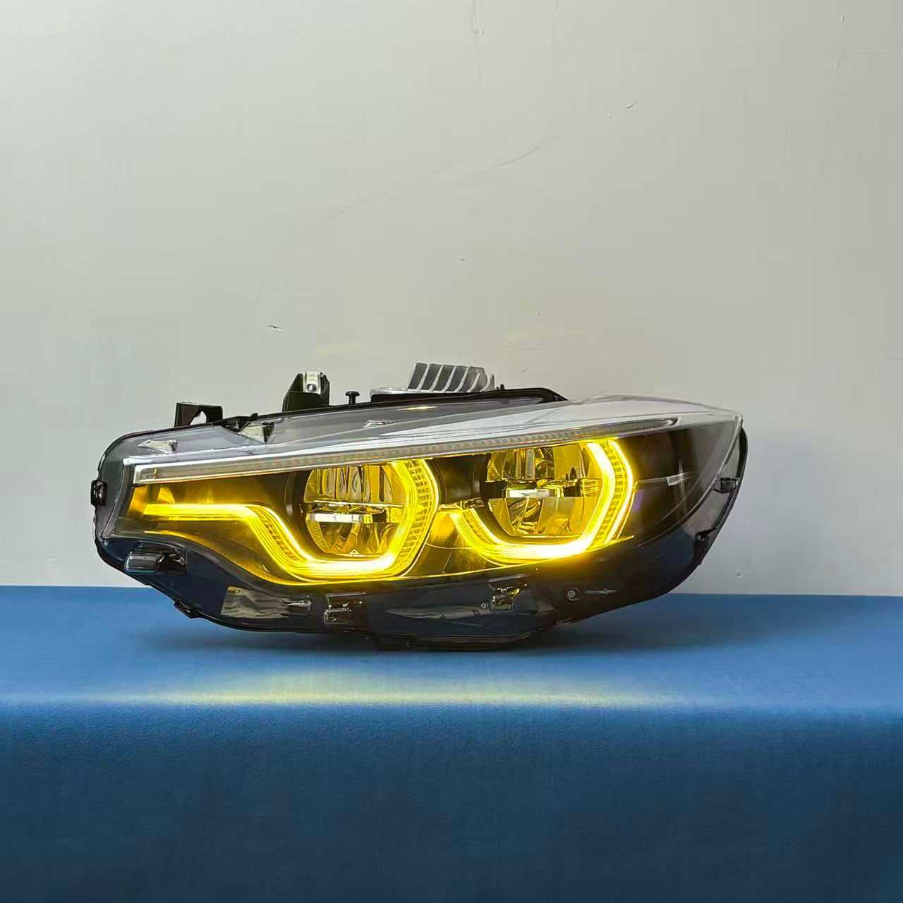 BMW F80 M3/F82/F83 M4 3/4 Series Ikon V3 Plug & Play Headlights 3 Switchback Modes