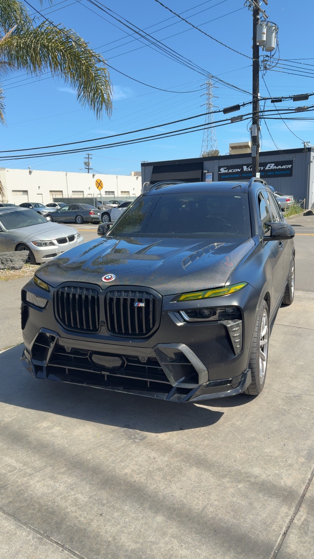 2023-2025 BMW G07 X7 Artisan Carbon Fiber Hood