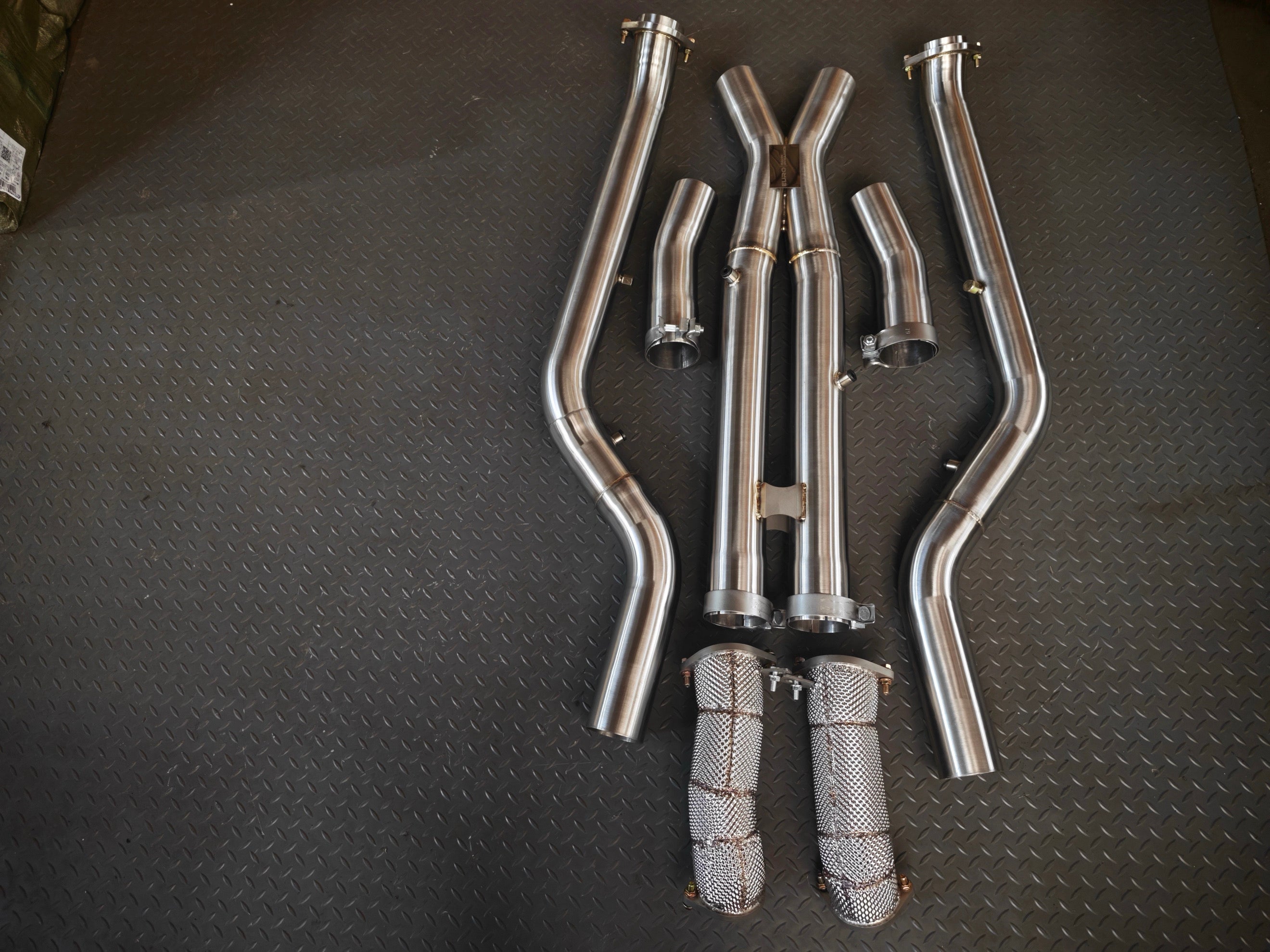 BMW G90/G99 M5 Mid Pipe & Secondary Down Pipe Package