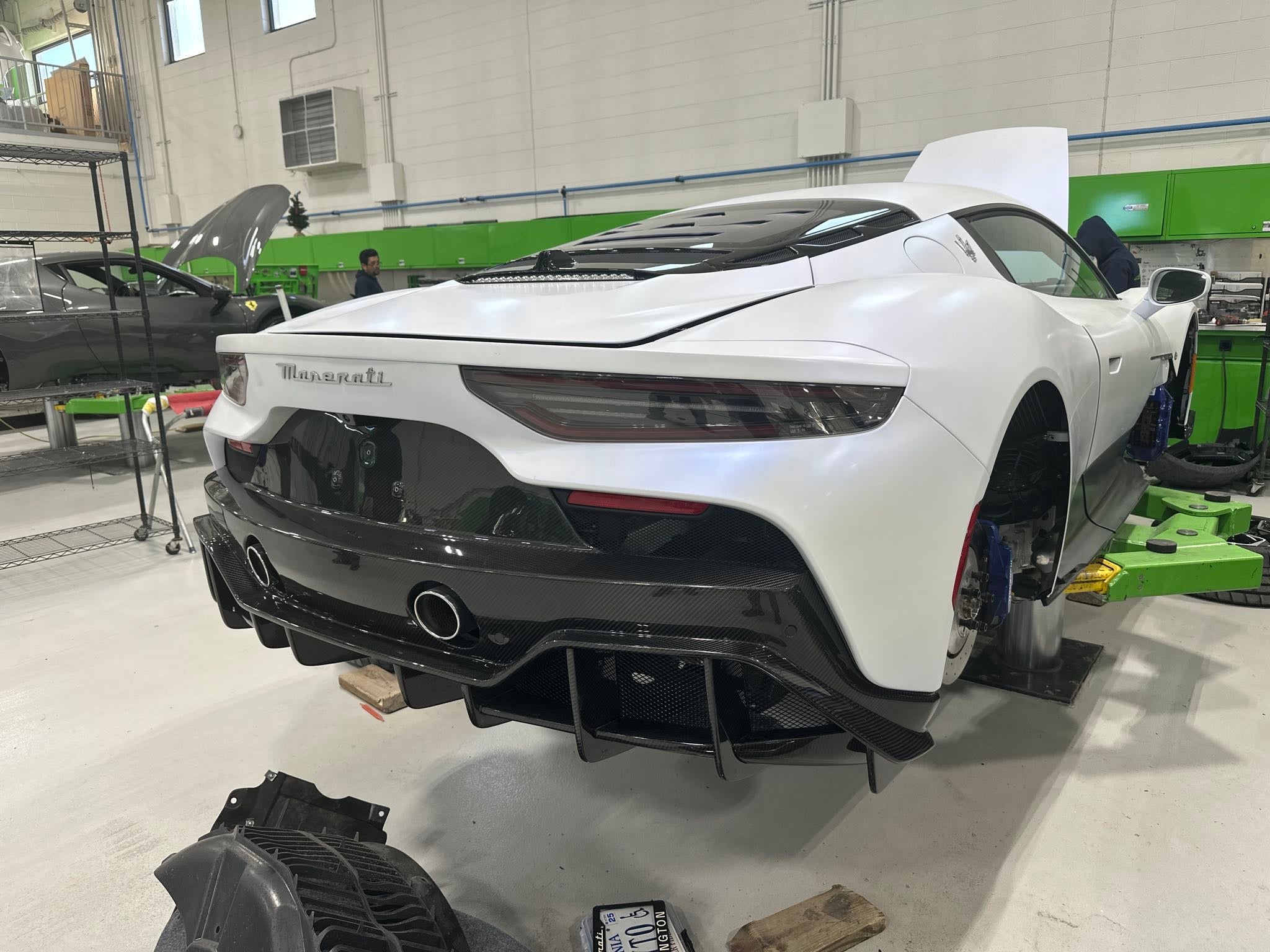 Maserati MC20 Carbon Fiber Finned Diffuser