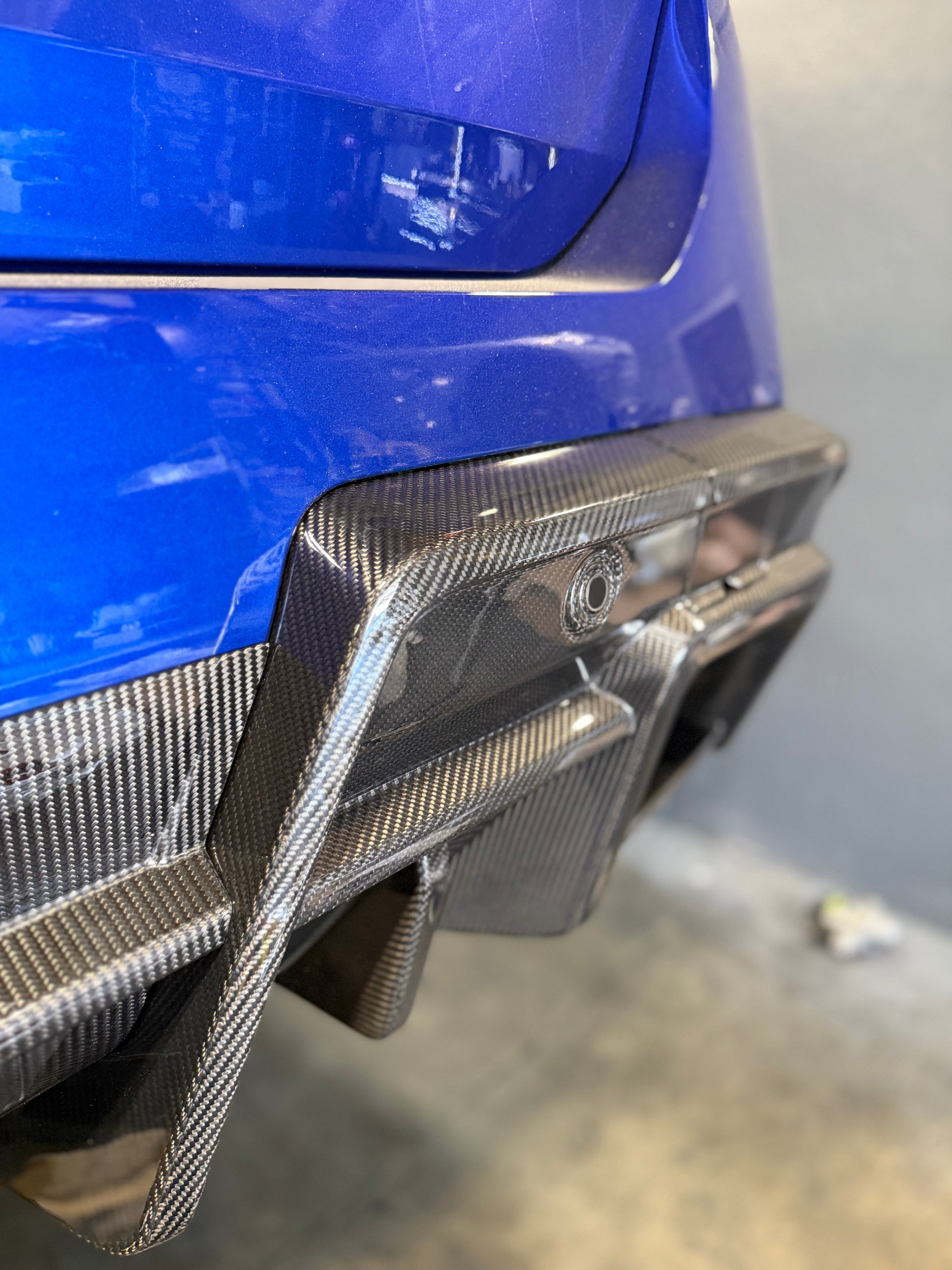 BMW G90 M5 Carbon Fiber AP Rear Diffuser