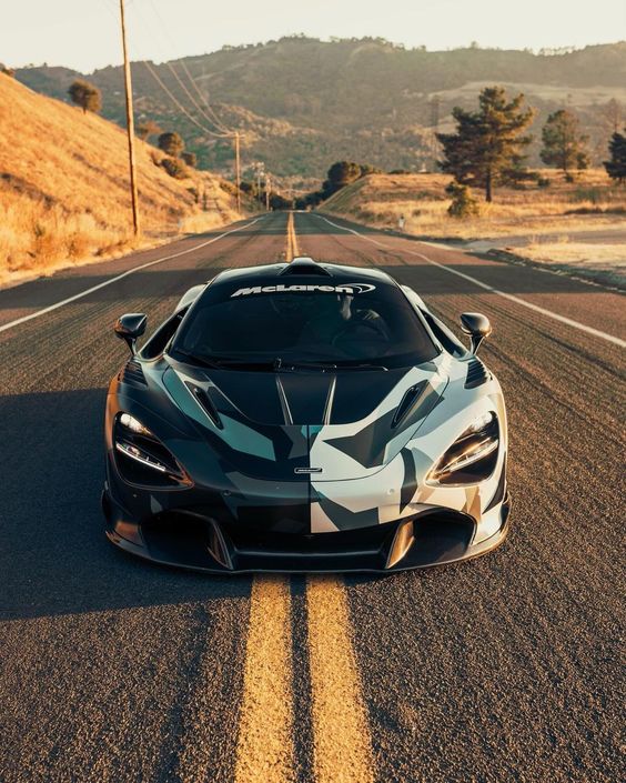 McLaren 720s Novi Style Carbon Fiber Roof Scoop