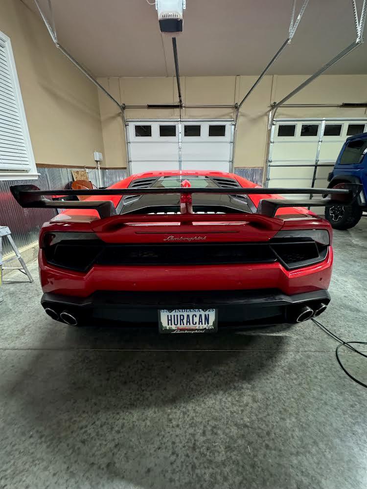 Lamborghini Huracan SVJ Style Spoiler With Base Panel