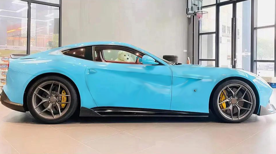 Ferrari F12 Carbon Fiber Rear Spoiler