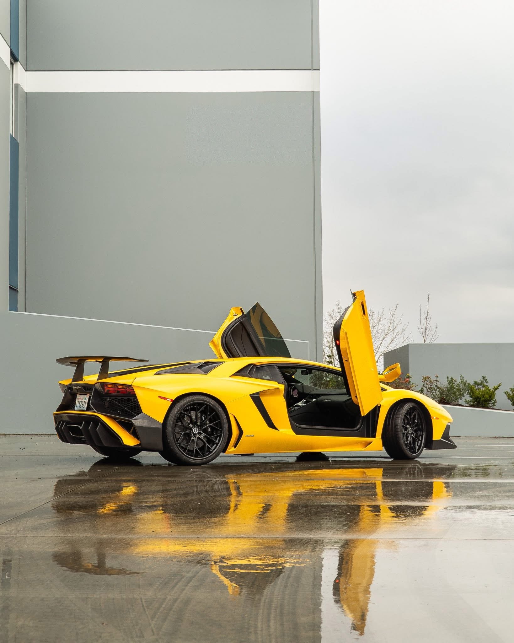 2012-2023 Lamborghini Aventador SV Style Carbon Fiber Rear Bumper