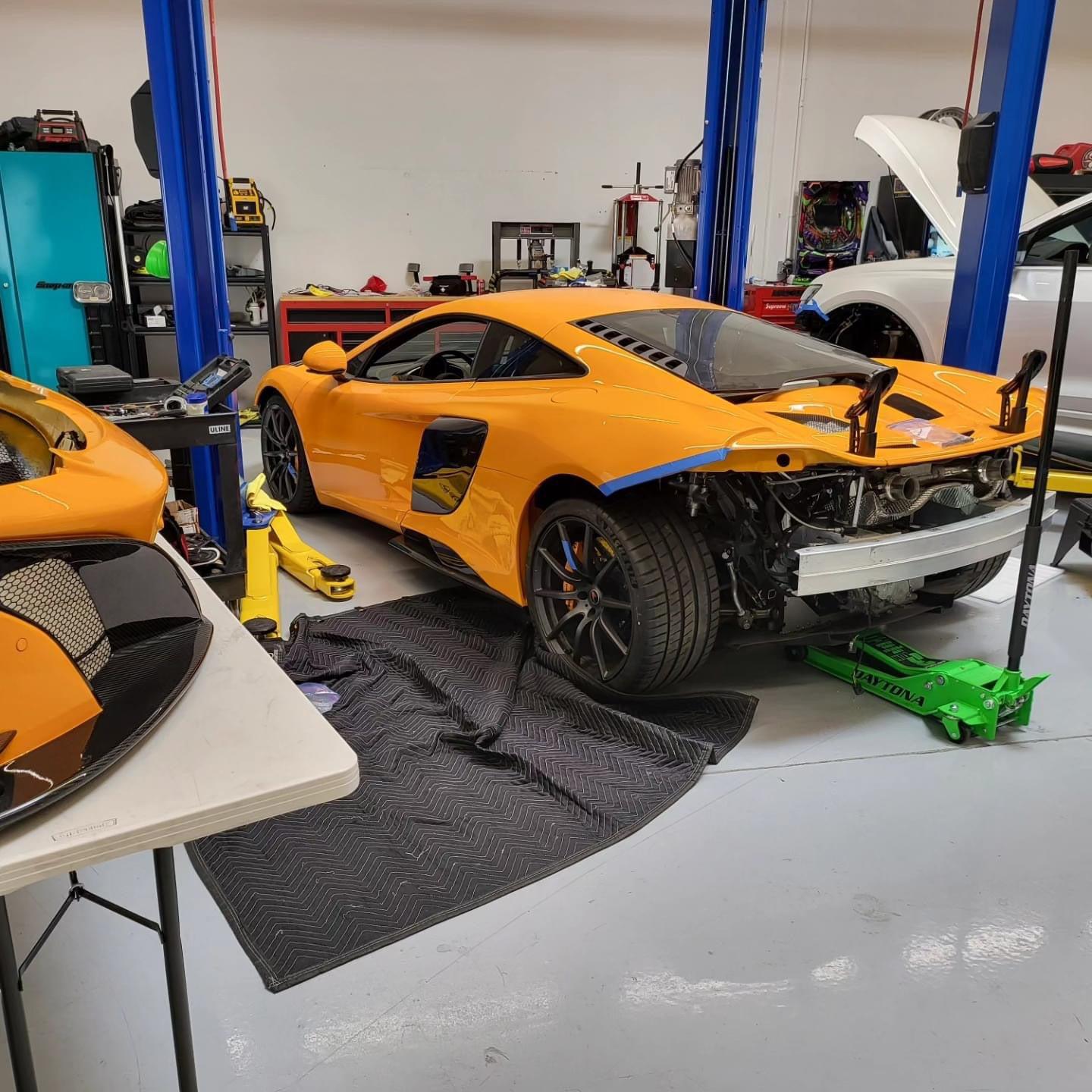 McLaren MP4-12C/650S To 675LT Conversion Body Kit