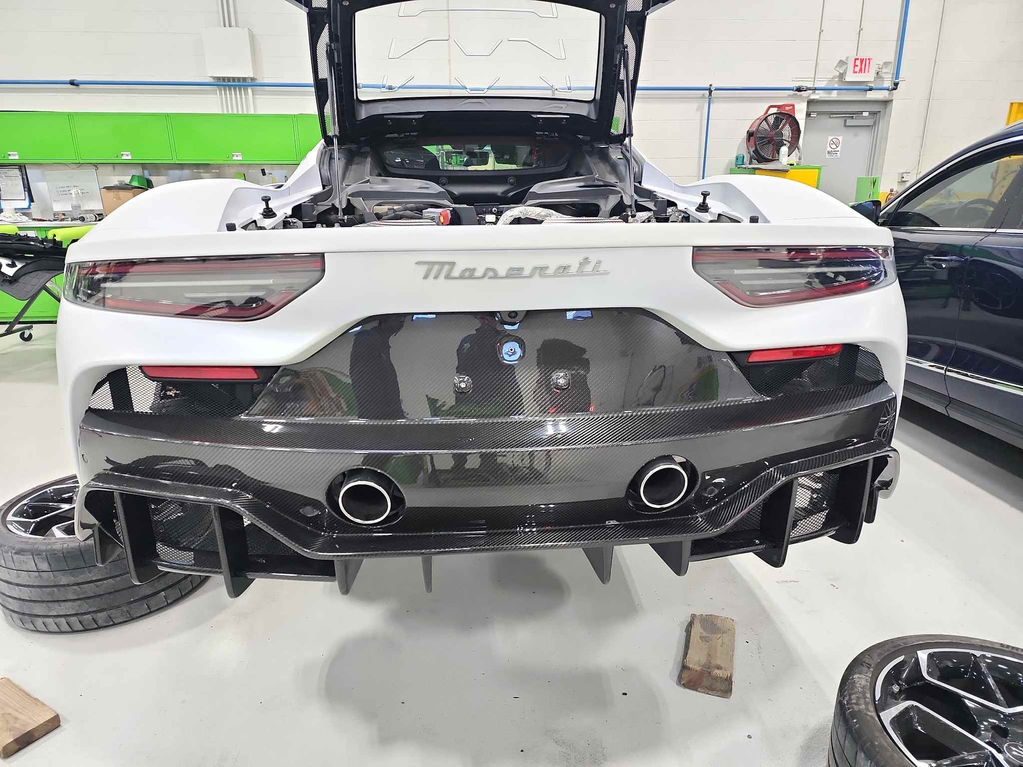 Maserati MC20 Carbon Fiber Finned Diffuser