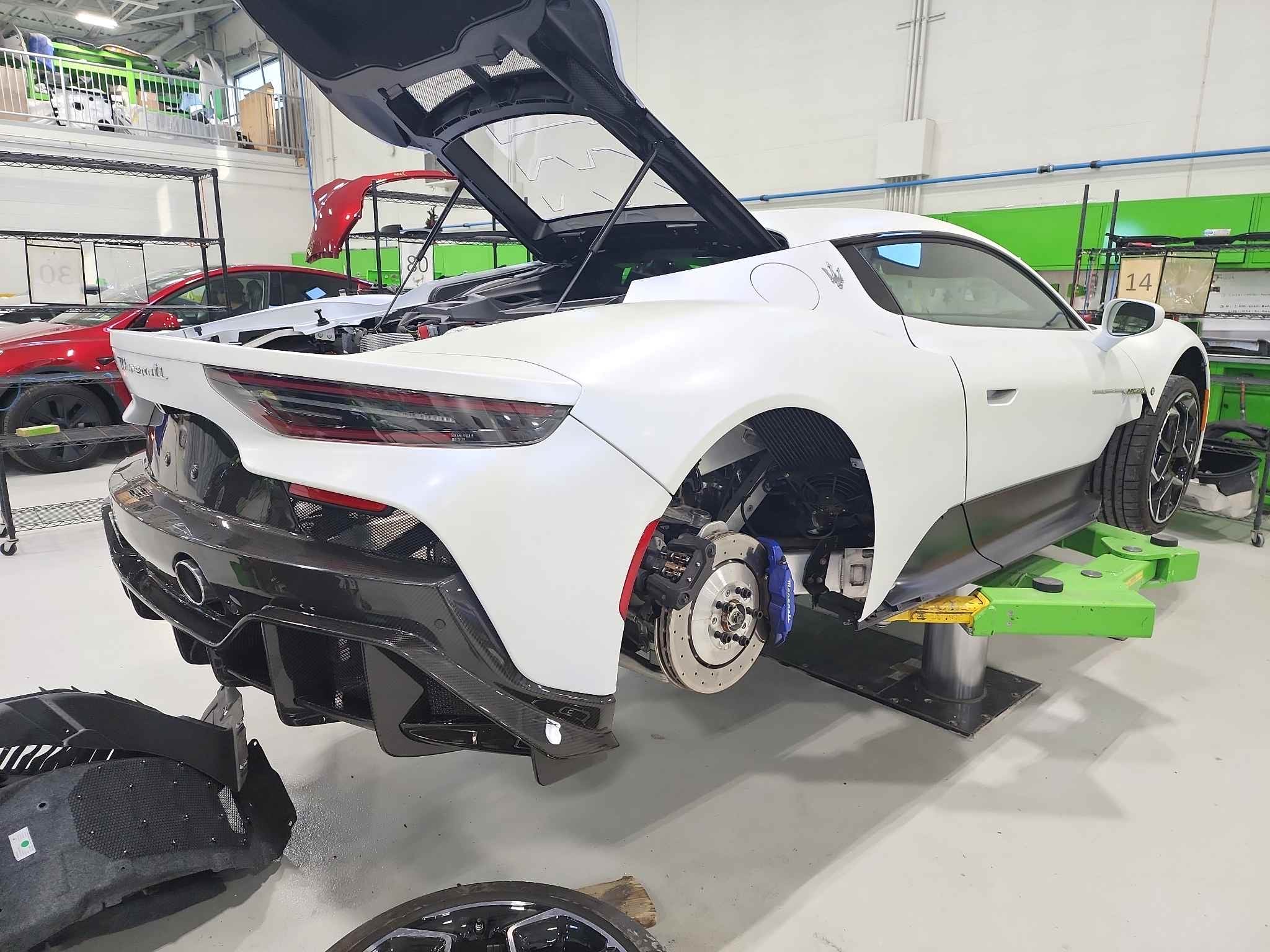 Maserati MC20 Carbon Fiber Finned Diffuser