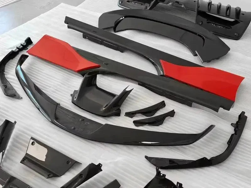 Ferrari SF90 – Prepreg Dry Carbon Fiber OEM Style Aero Kit