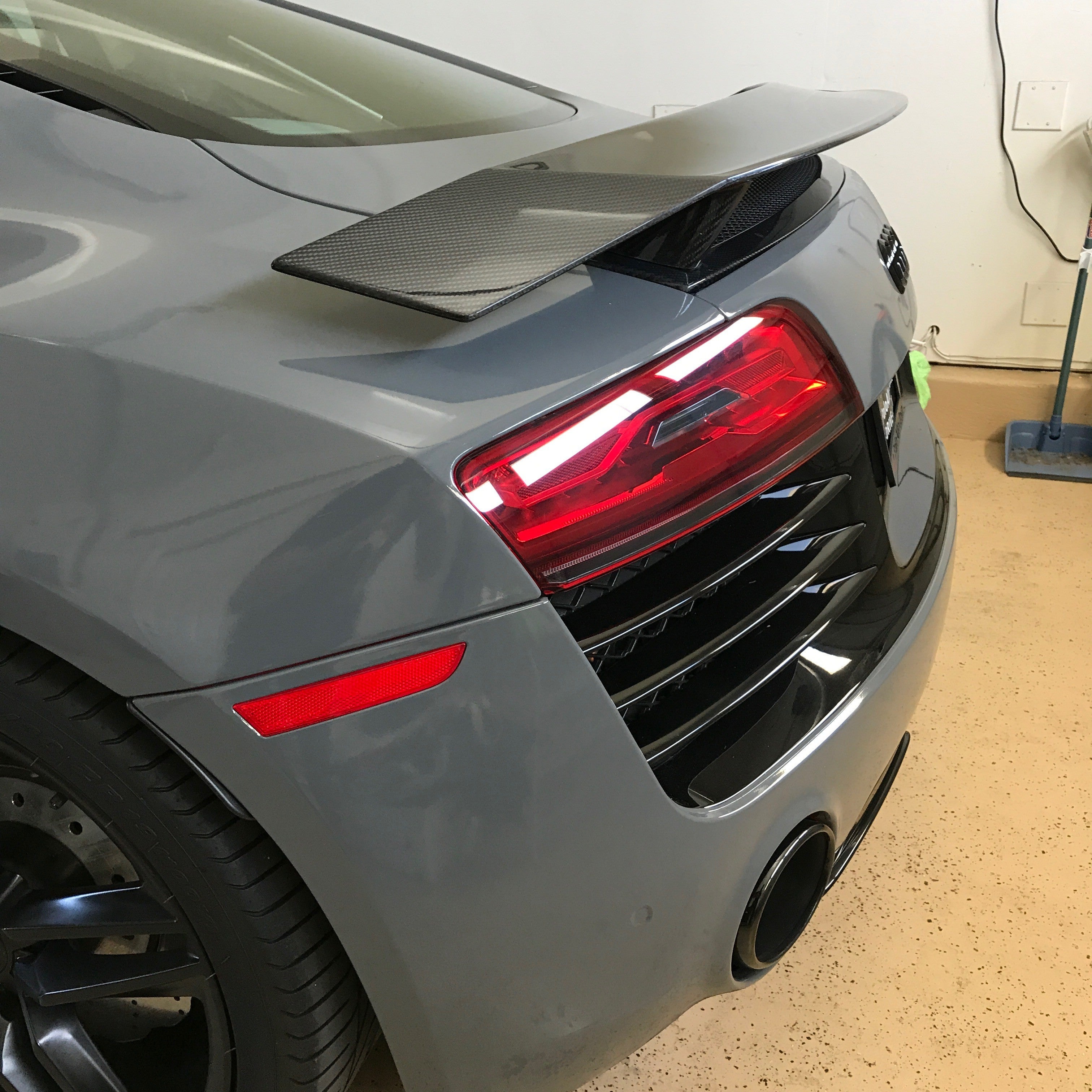 Audi R8 Gen 1 Carbon Fiber Wing With Base Panel Plate