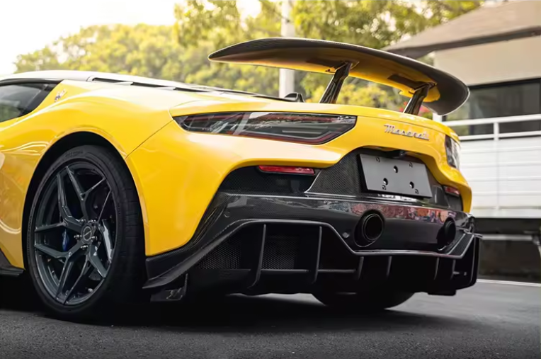 Maserati MC20 Carbon Fiber Finned Diffuser