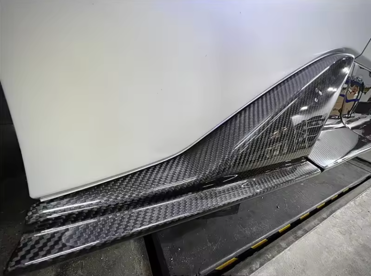 Maserati MC20 Carbon Fiber Side Skirt Extensions