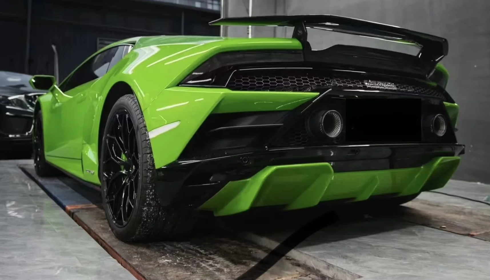 Lamborghini Huracan LP-580/LP610/Evo Carbon Fiber Wing