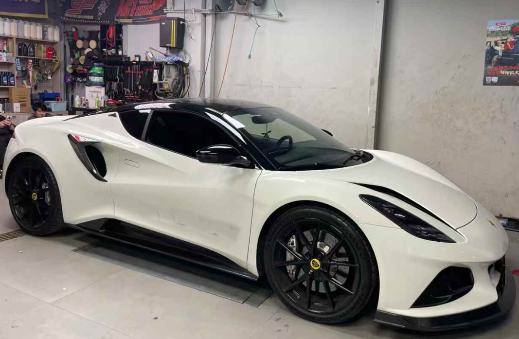 Lotus Emira Carbon Fiber Side Vent Trim