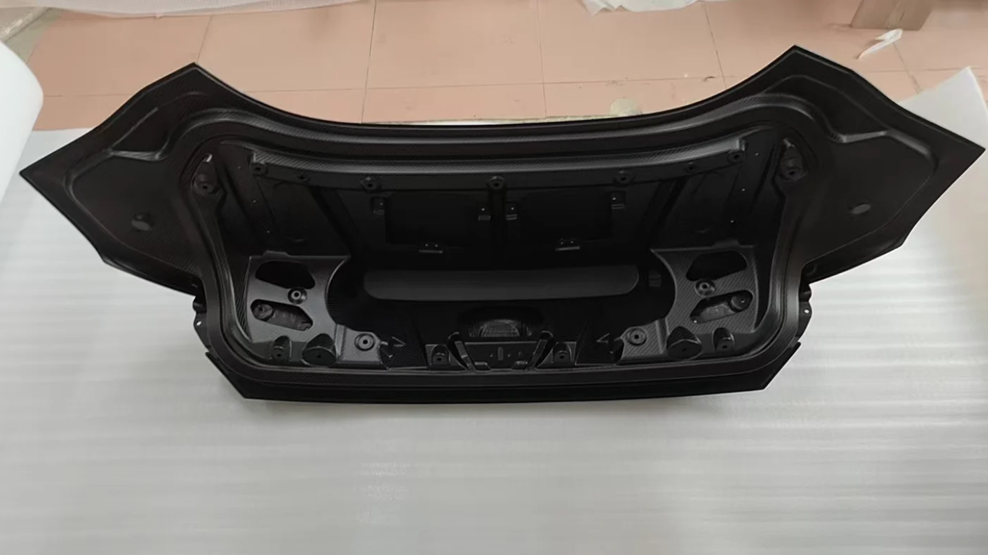 BMW M8 Coupe Dry Carbon Fiber Trunk Replacement