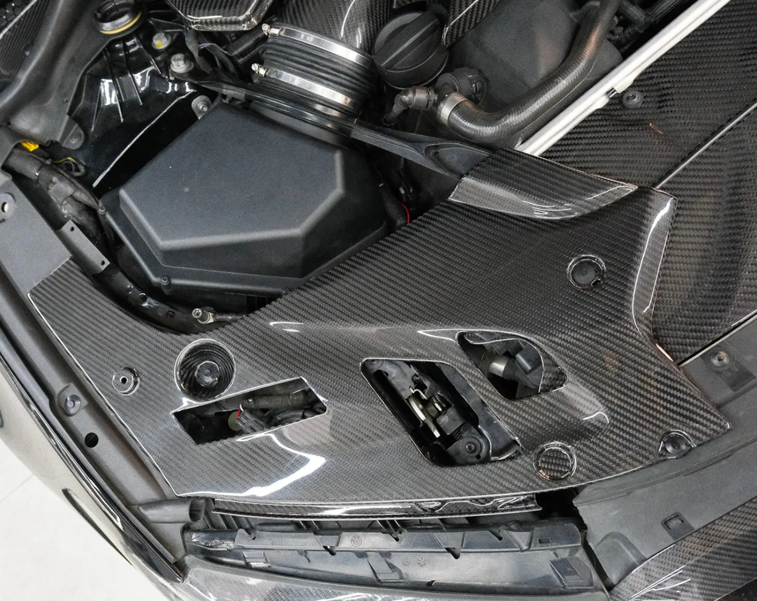 BMW F90/G30 M5/M8 Carbon Fiber Complete Engine Bay Kit