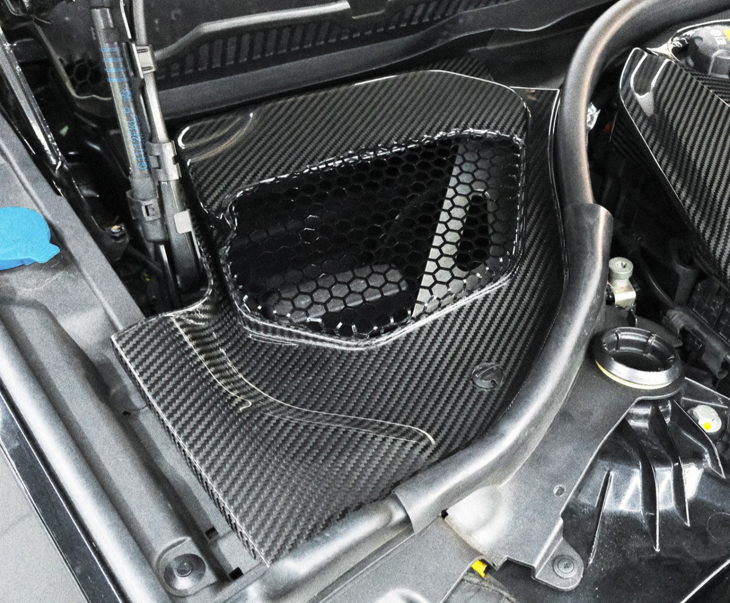 BMW F90/G30 M5/M8 Carbon Fiber Complete Engine Bay Kit