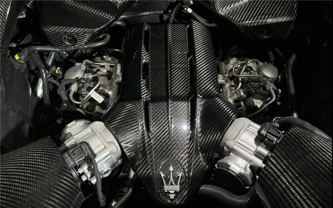 Maserati MC20 Complete Carbon Fiber Engine Bay Kit