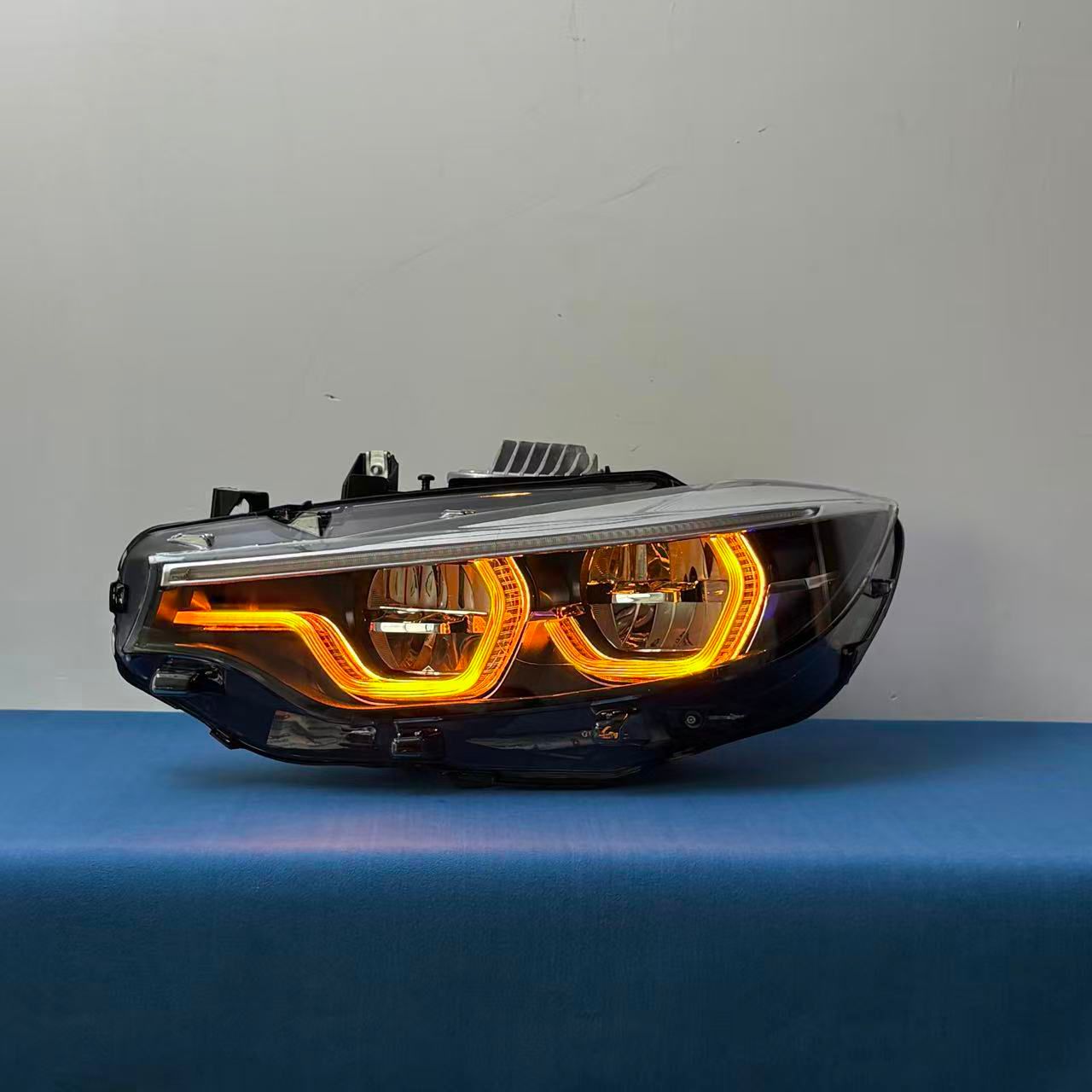 BMW F80 M3/F82/F83 M4 3/4 Series Ikon V2 Plug & Play Headlights 3 Switchback Modes