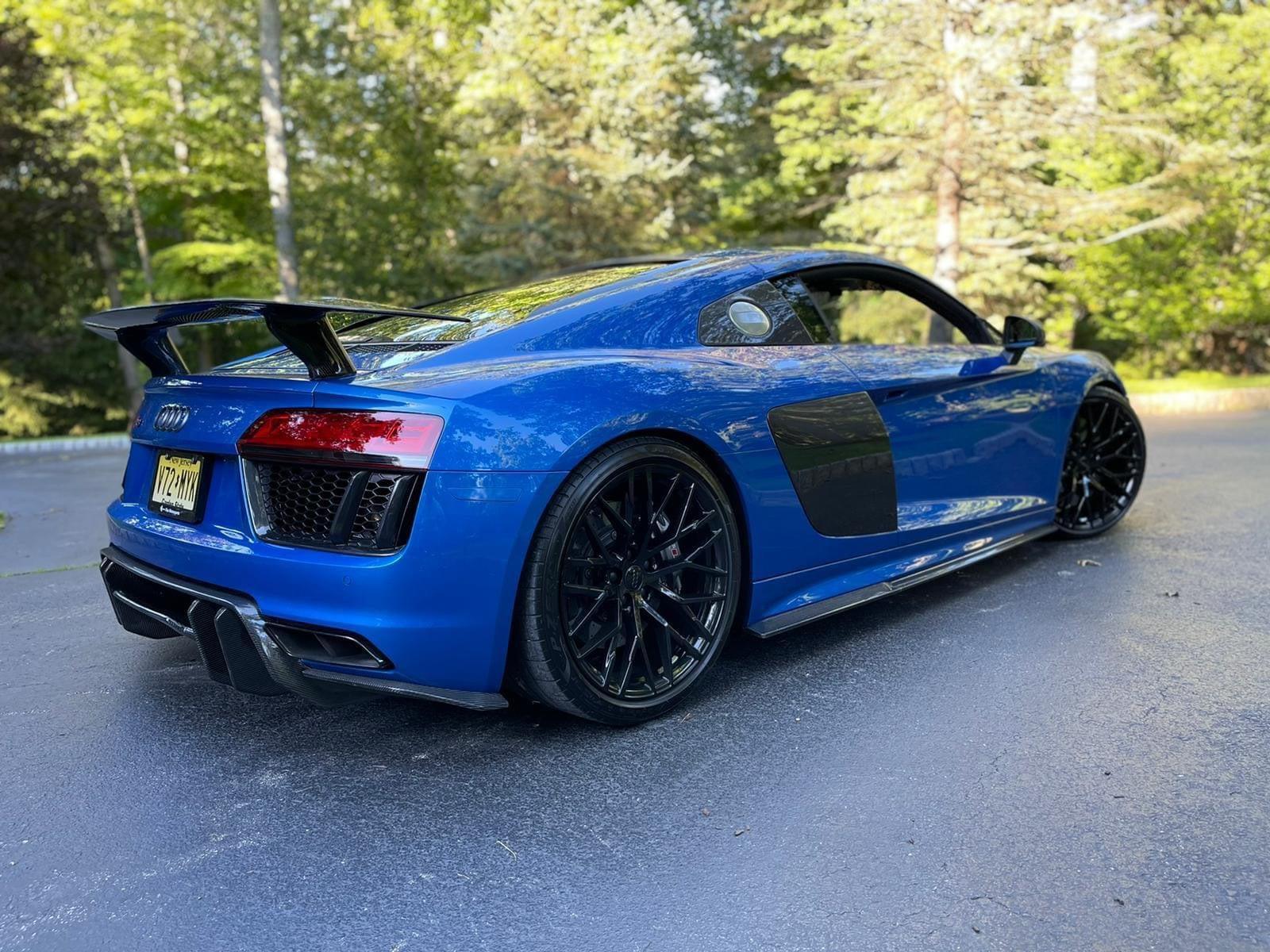 Audi R8 Artisan Carbon Fiber Side Skirts - eurobahndynamics