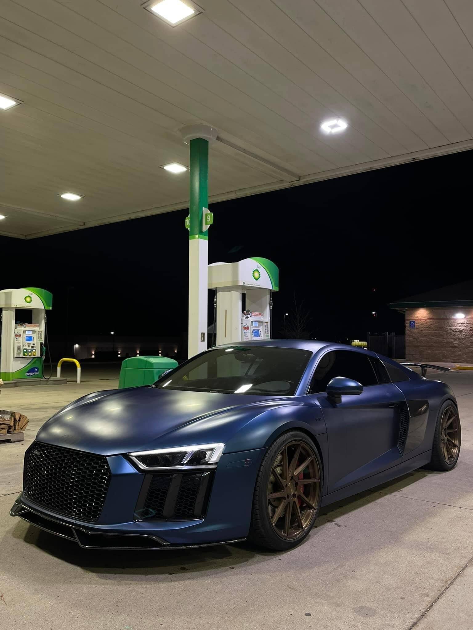 Audi R8 3Pc Artisan Carbon Fiber Front Lip - eurobahndynamics