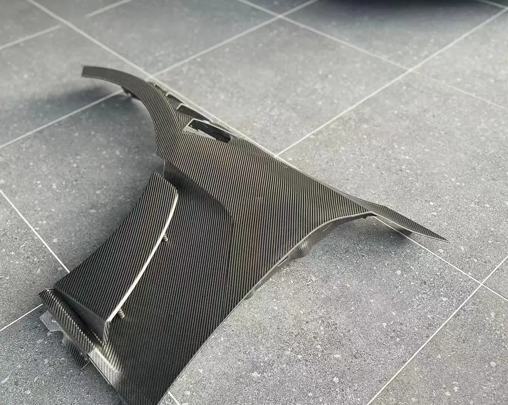 BMW G87 Artisan Vented Front Fenders With Blades