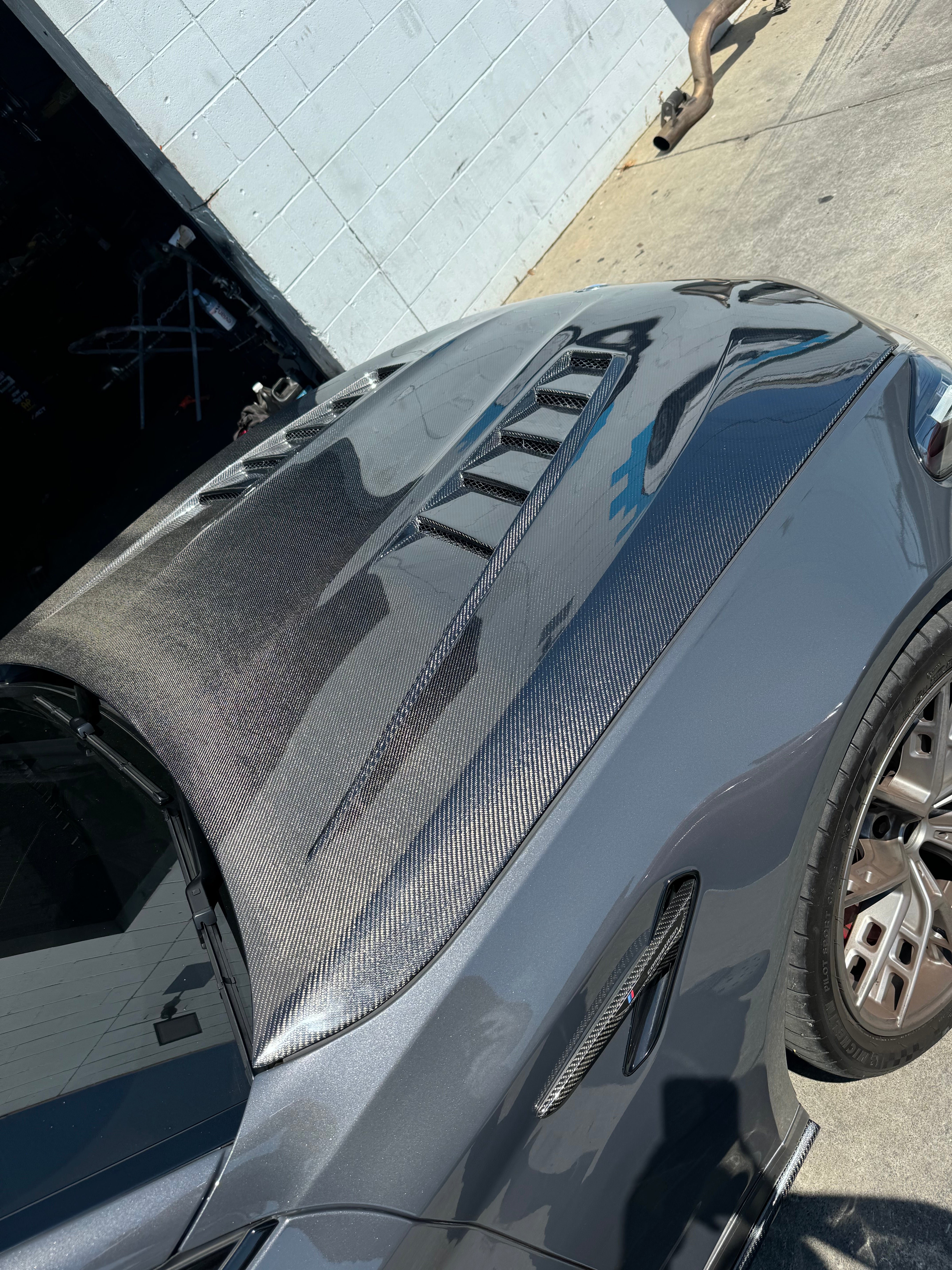 BMW F90/G30 5 Series/M5 Carbon Fiber Vented Hood