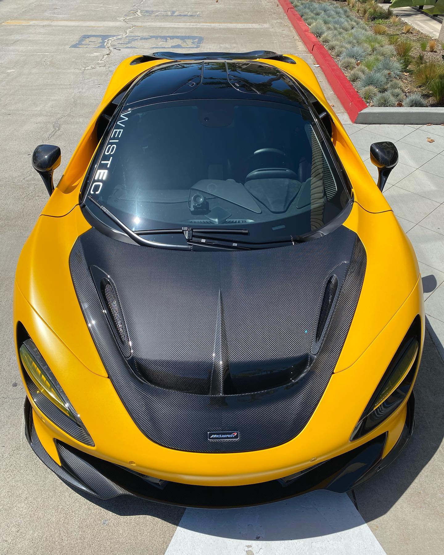 McLaren 720s/750s/765Lt Carbon Fiber Artisan Hood