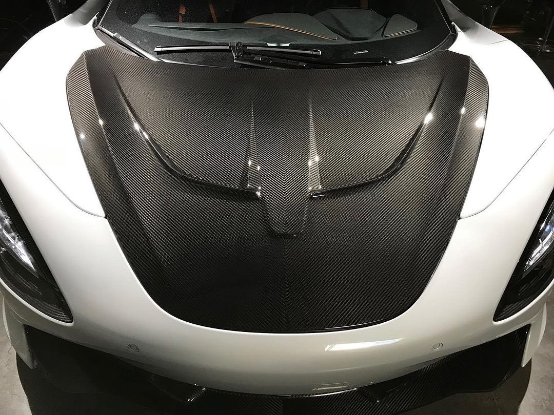 McLaren 720s/750s/765Lt Carbon Fiber Artisan Hood