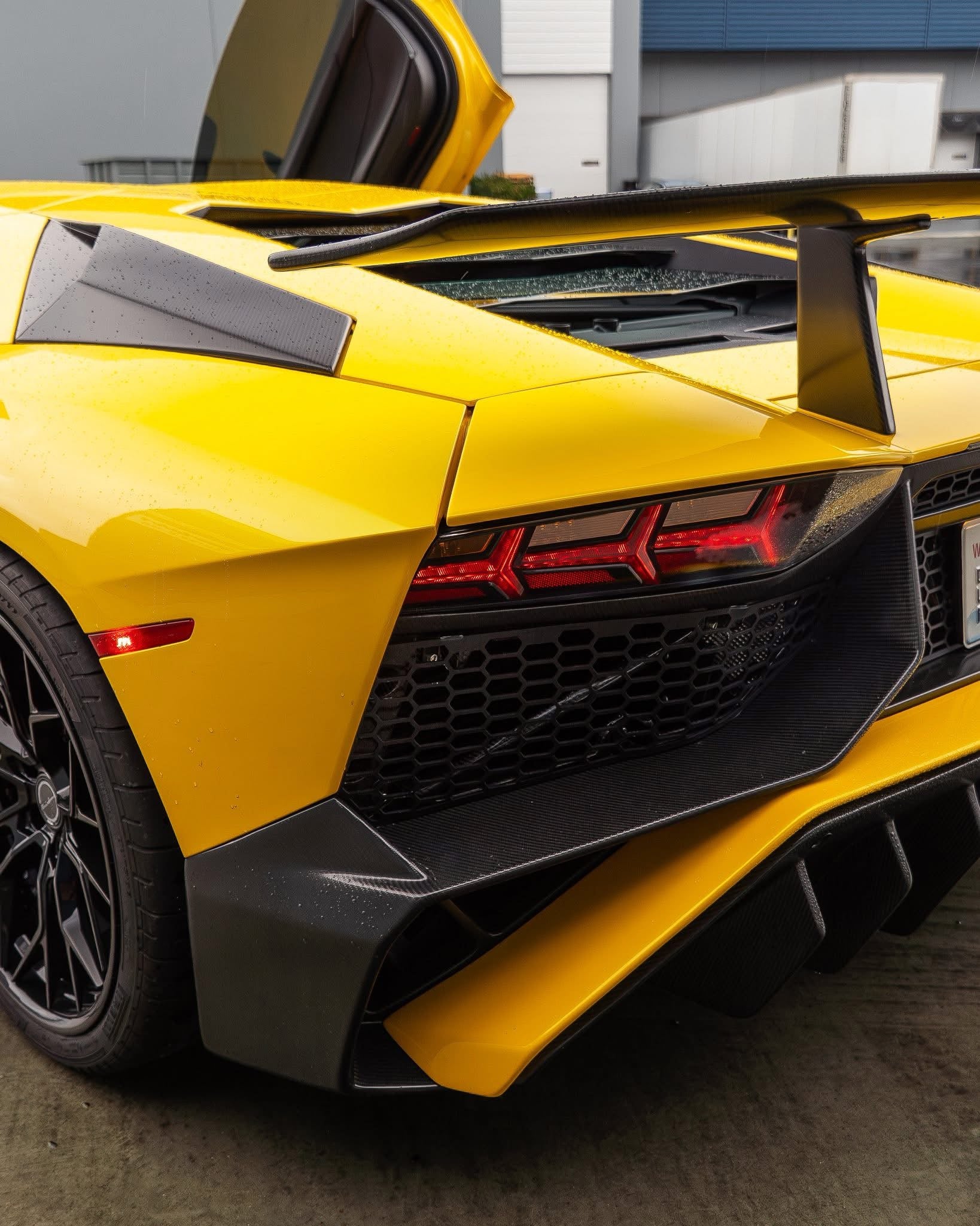 Lamborghini Aventador SV Style Wing With Base Panel