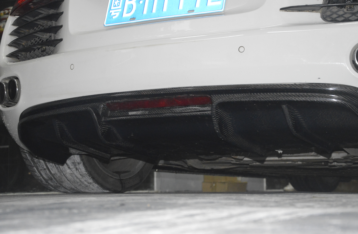 2006-2015 Audi R8 V8 Carbon Fiber Rear Diffuser