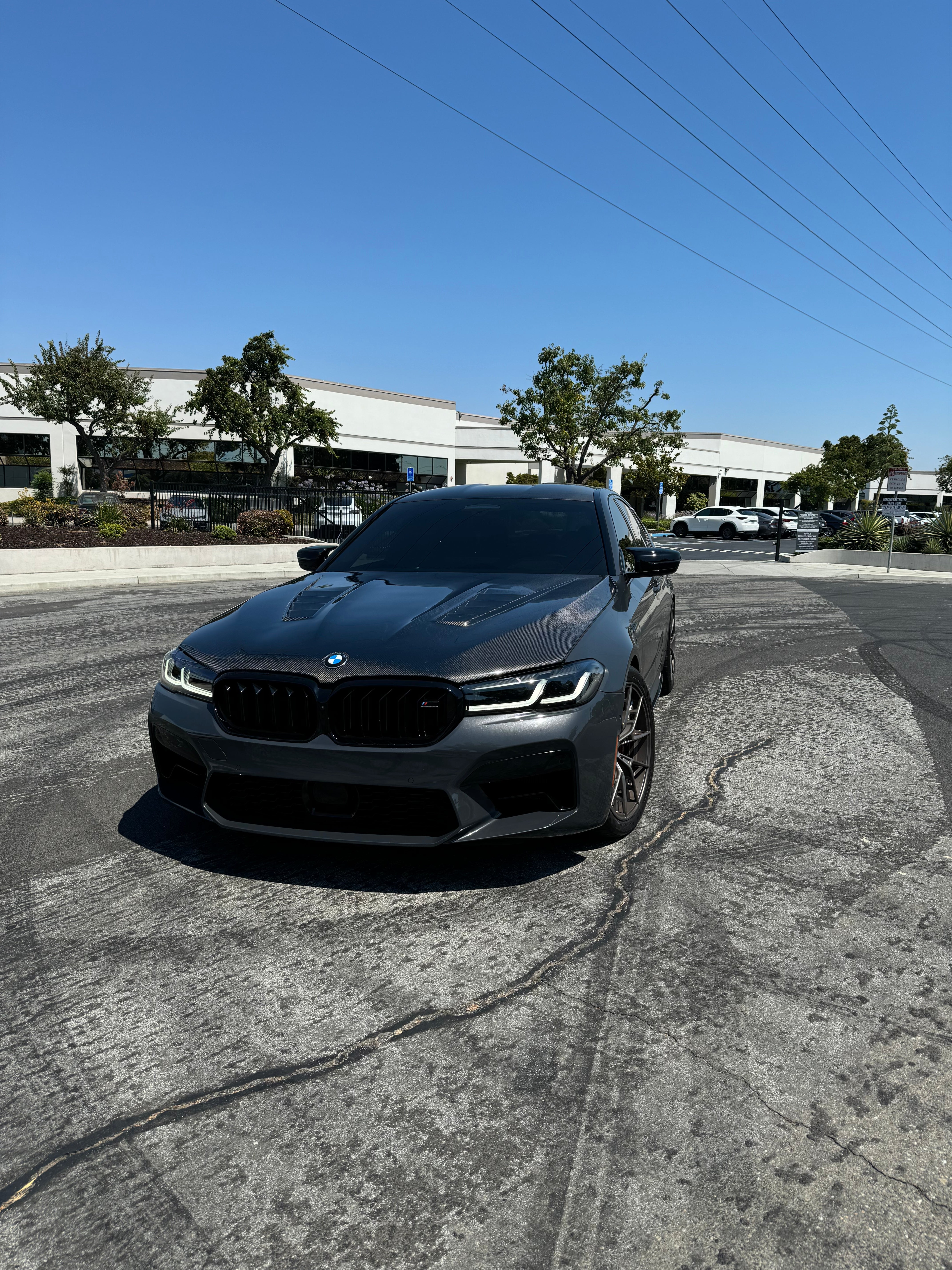 BMW F90/G30 5 Series/M5 Carbon Fiber Vented Hood