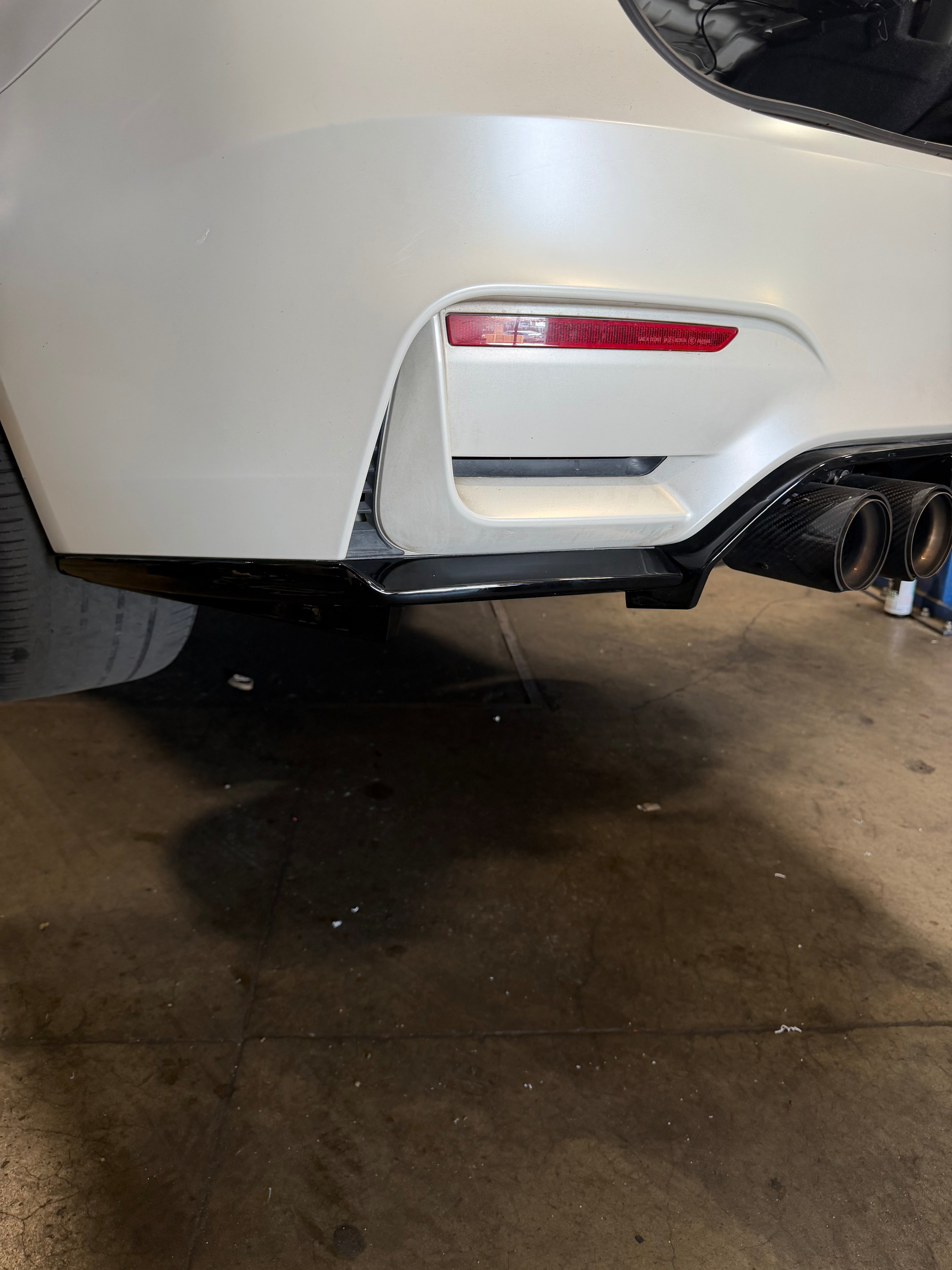BMW F80 M3/ F82/F83 M4 Gloss Black V Brake Light Diffuser