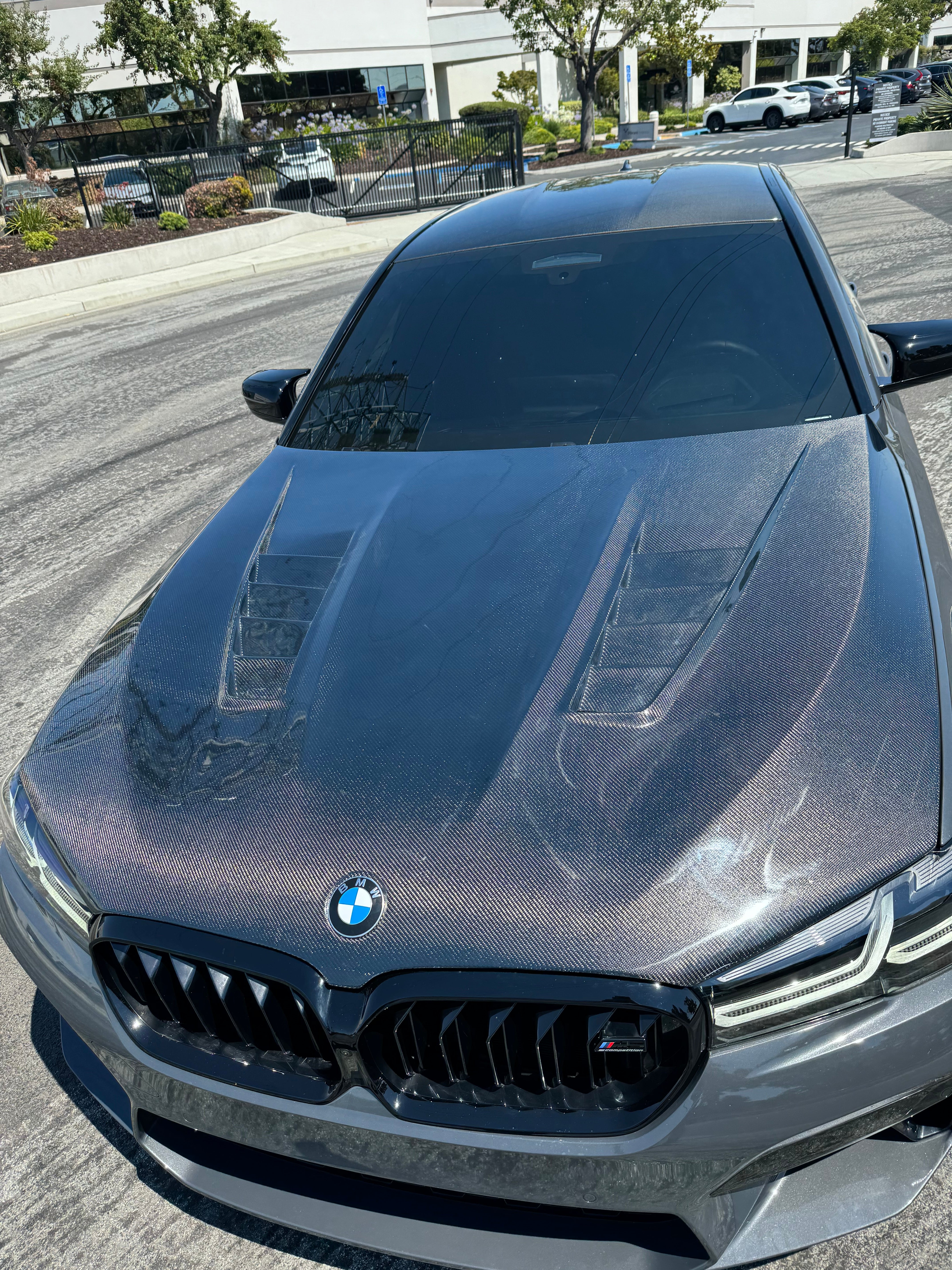 BMW F90/G30 5 Series/M5 Carbon Fiber Vented Hood