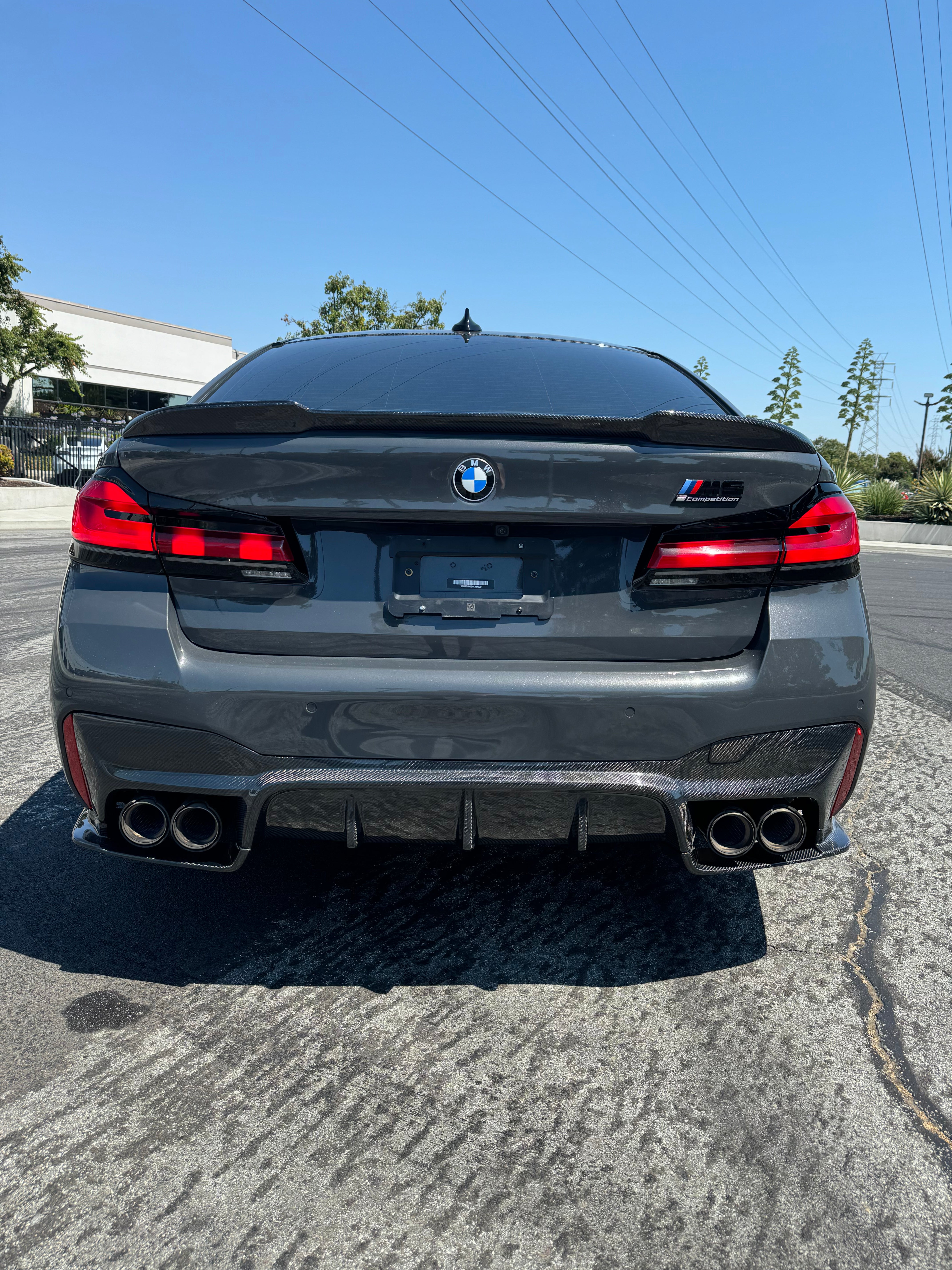 BMW F90 M5 Rear Carbon Fiber Finned Diffuser