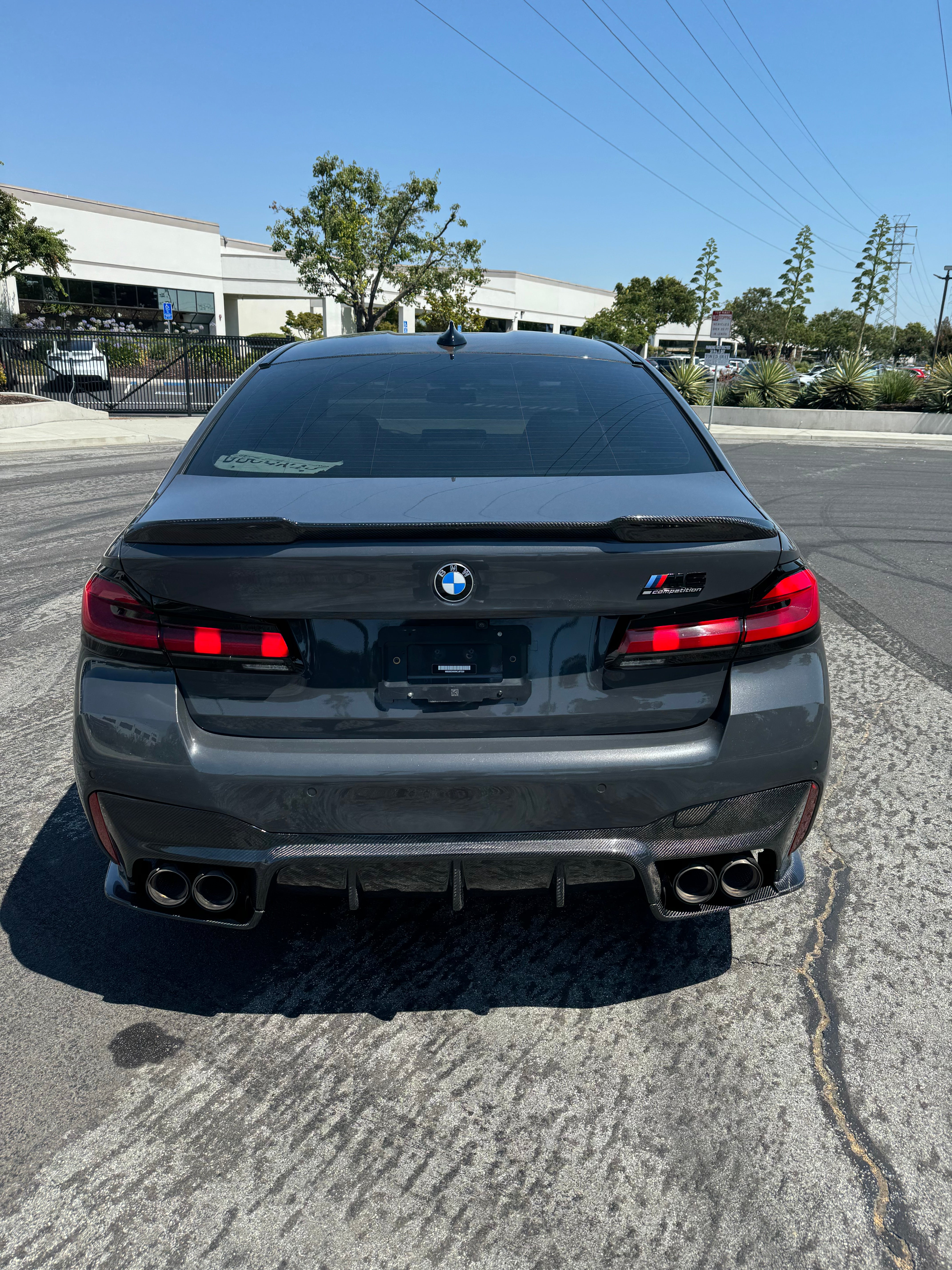 BMW F90 M5 Rear Carbon Fiber Finned Diffuser