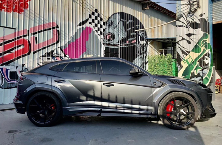 Lamborghini Urus Frp/Carbon Fiber Body Kit