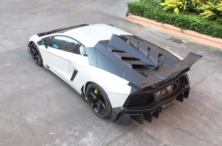 Lamborghini Aventador Artisan Carbon Fiber Engine Vent Cover