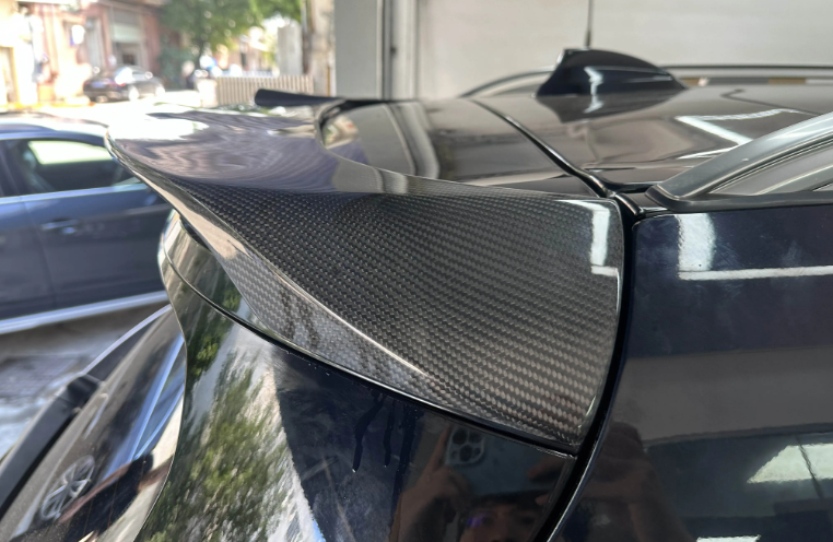 BMW X7 G07 Carbon Fiber Roof Spoiler