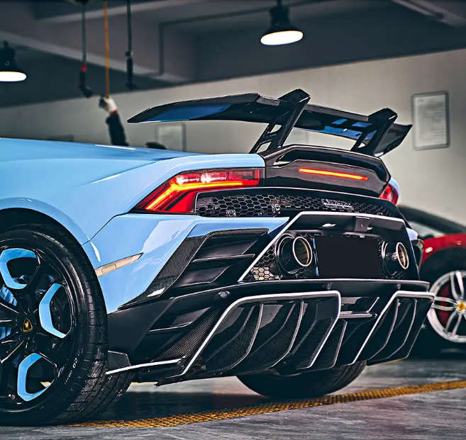 Lamborghini Huracan Evo Carbon Fiber Finned Rear Diffuser