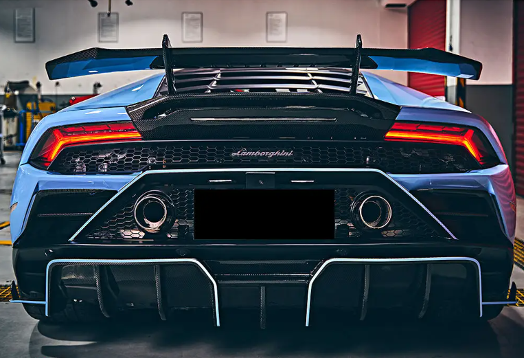 Lamborghini Huracan Evo Carbon Fiber Finned Rear Diffuser