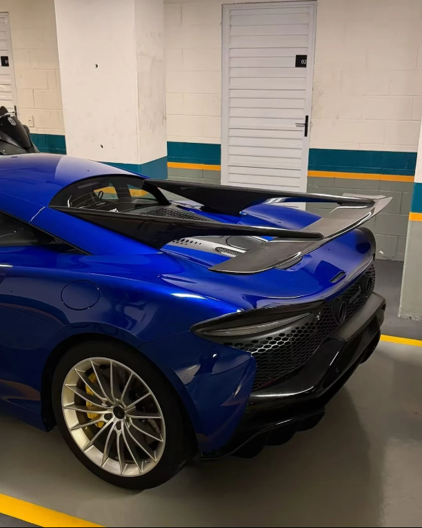 McLaren Artura Carbon Fiber Artisan Wing