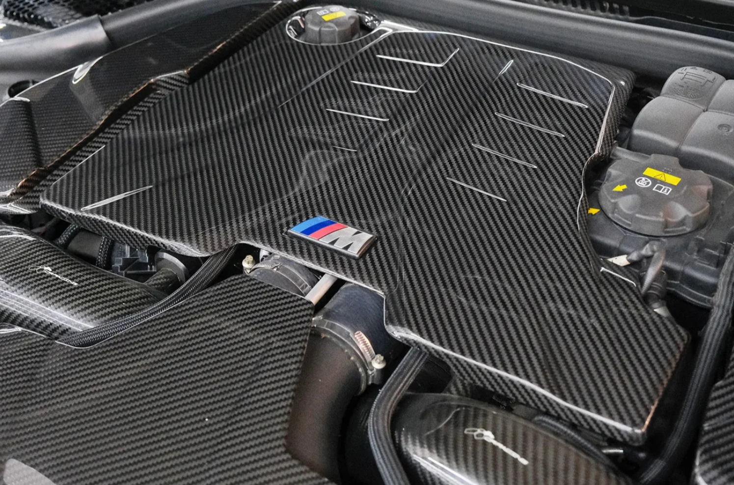 BMW F90/G30 M5/M8 Carbon Fiber Complete Engine Bay Kit
