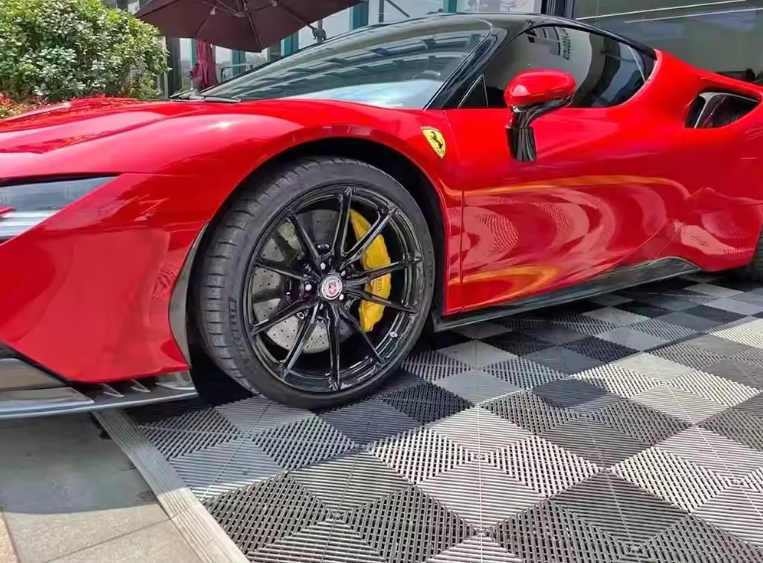 Ferrari SF90 Carbon Fiber Side Skirts